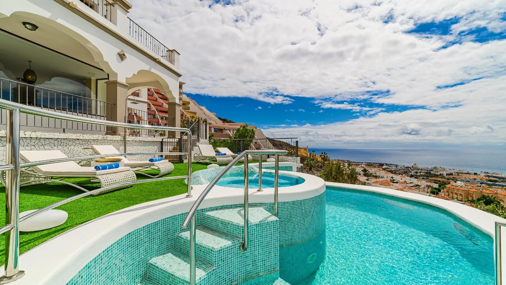 וילה אדחה Luxuryvilla Heatedpool Costaadeje Panoramicseaview ספרד